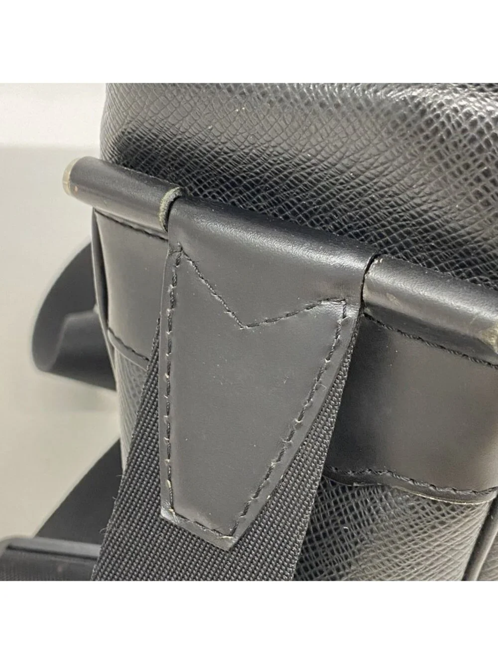Louis Vuitton Shoulder Bag Taiga Yaranga Ardoise